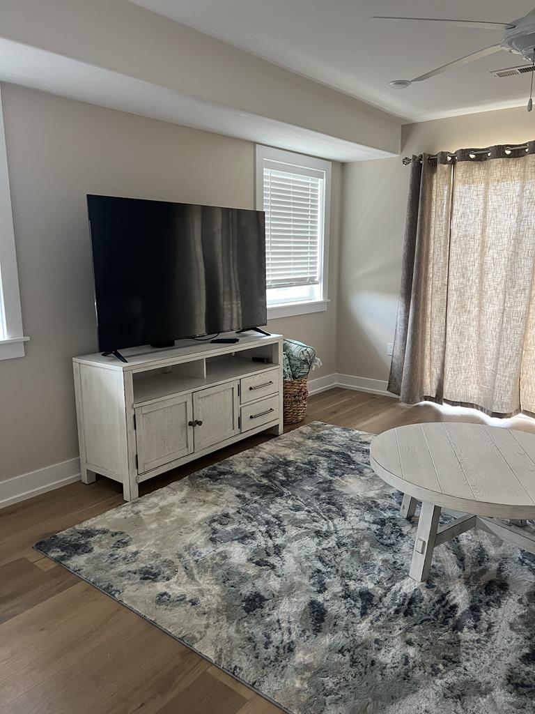 202 39th Street - Picture 