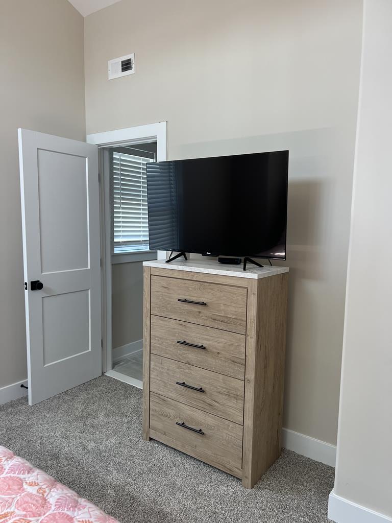 202 39th Street - Picture 