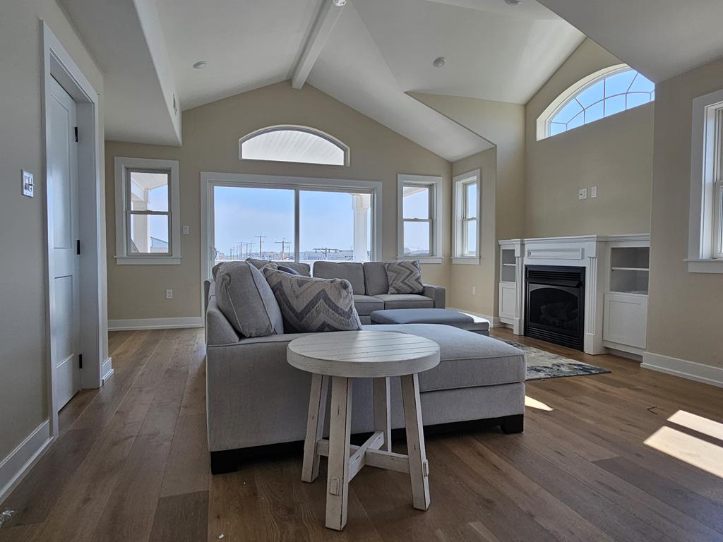 202 39th Street - Picture 