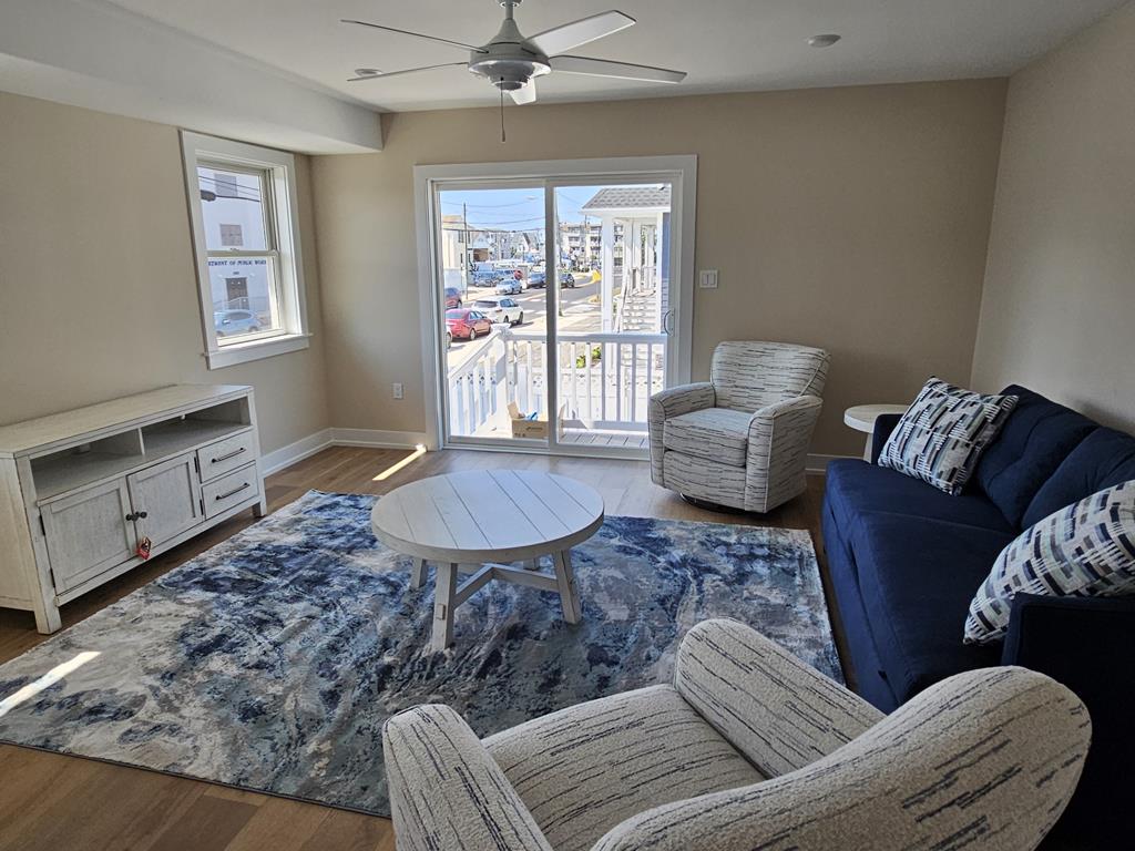 202 39th Street - Picture 