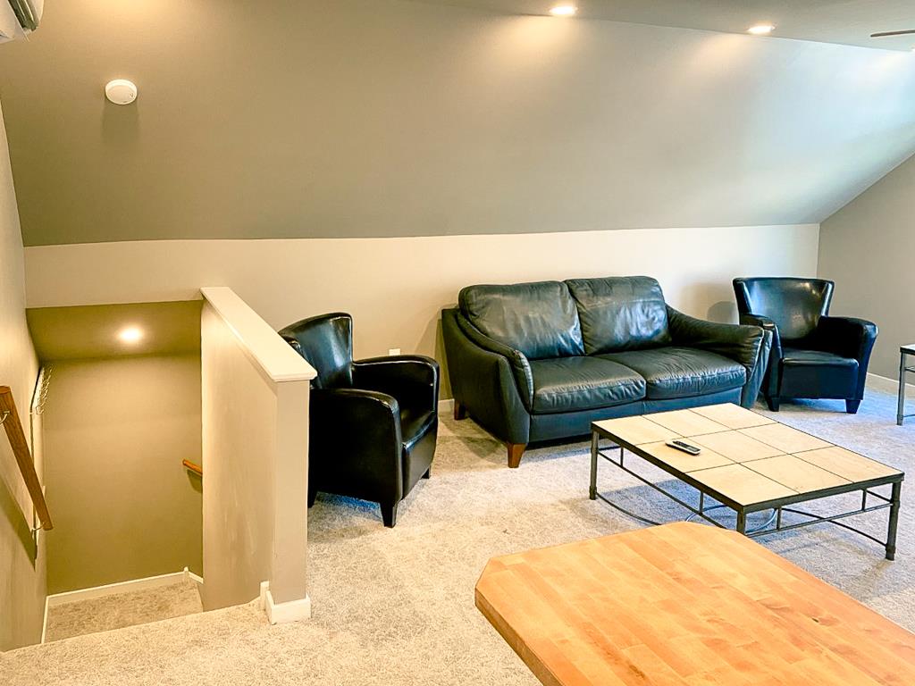 685 Socs Lane Garage Apt | Photo 6