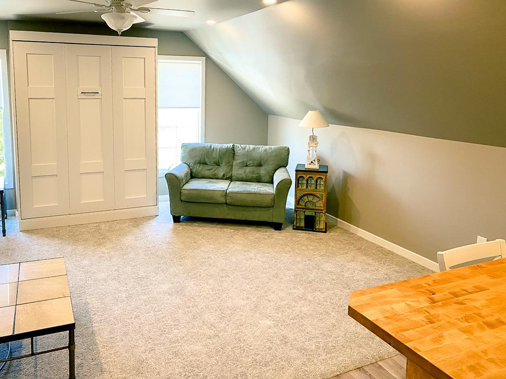 685 Socs Lane Garage Apt | Photo 8