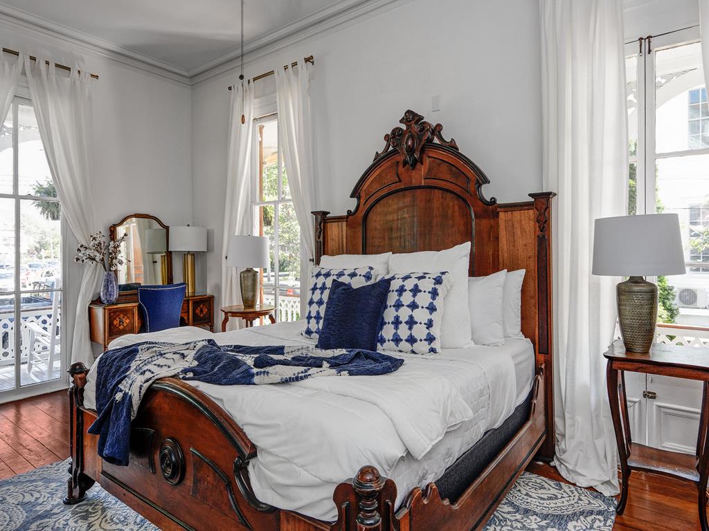 The Ashley Rose - A Beautiful 7 Bedroom Home! | Photo 12
