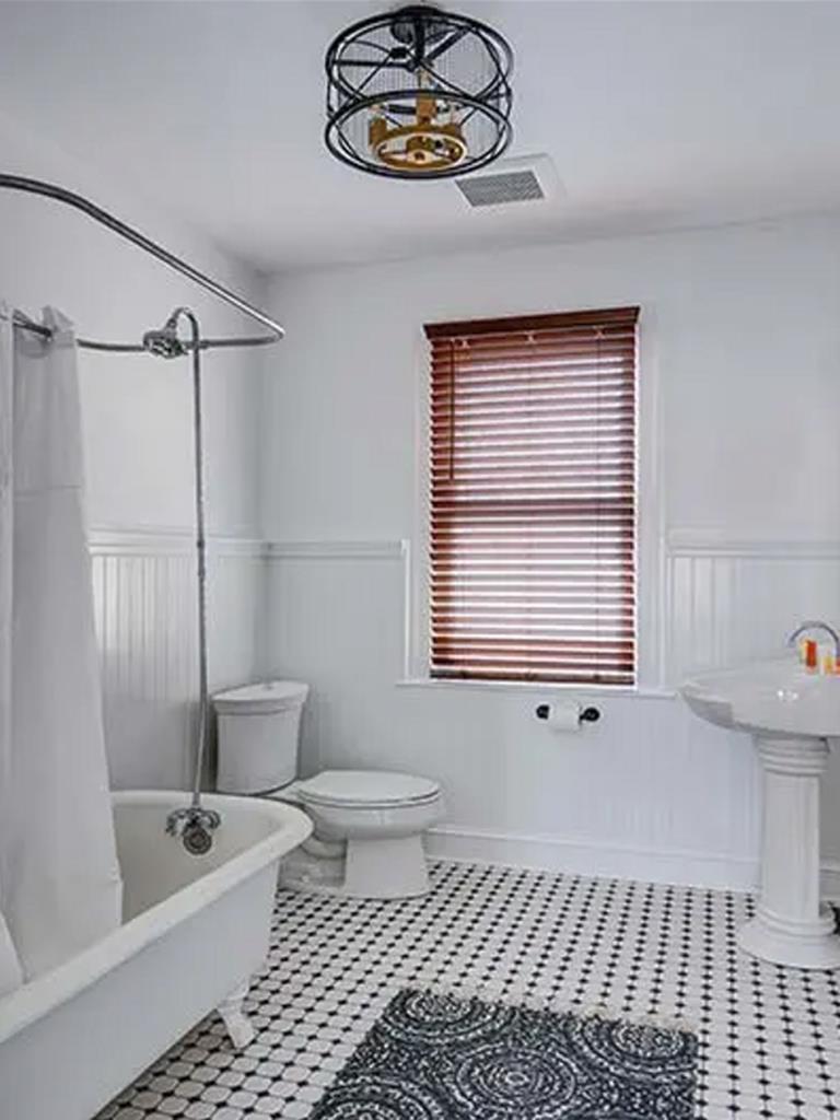 The Ashley Rose - A Beautiful 7 Bedroom Home! | Photo 20