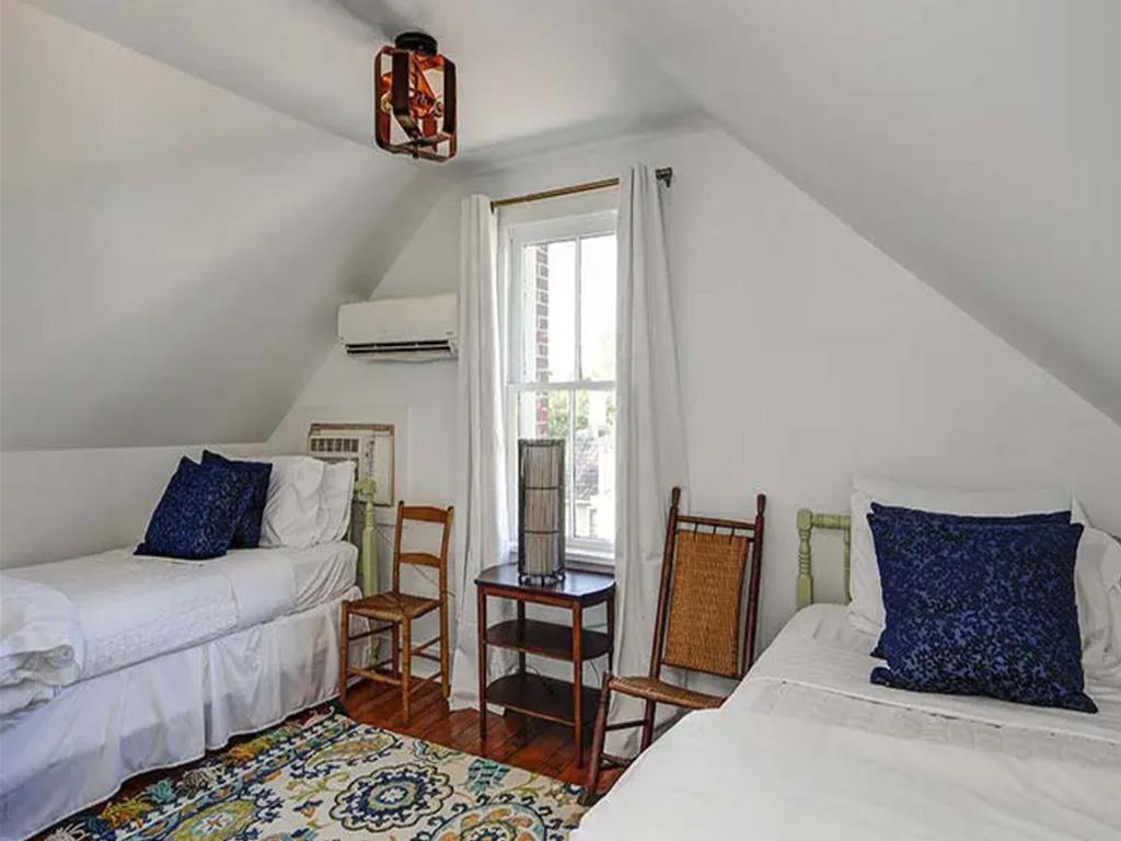 The Ashley Rose - A Beautiful 7 Bedroom Home! | Photo 25
