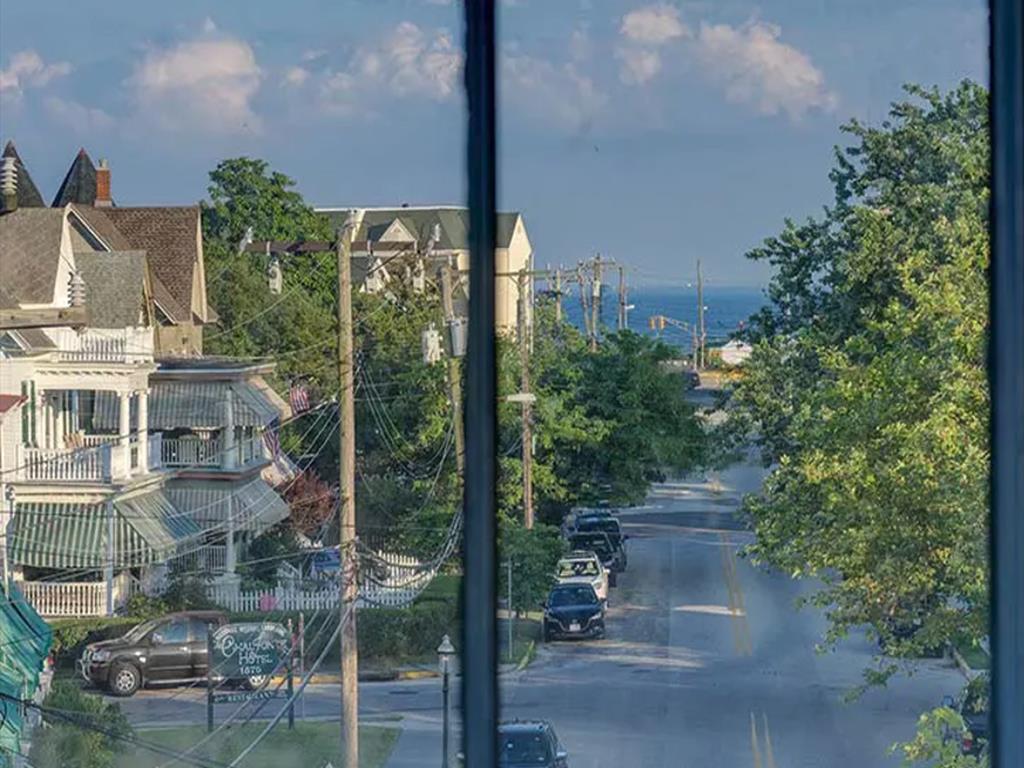 The Ashley Rose - A Beautiful 7 Bedroom Home! | Photo 27