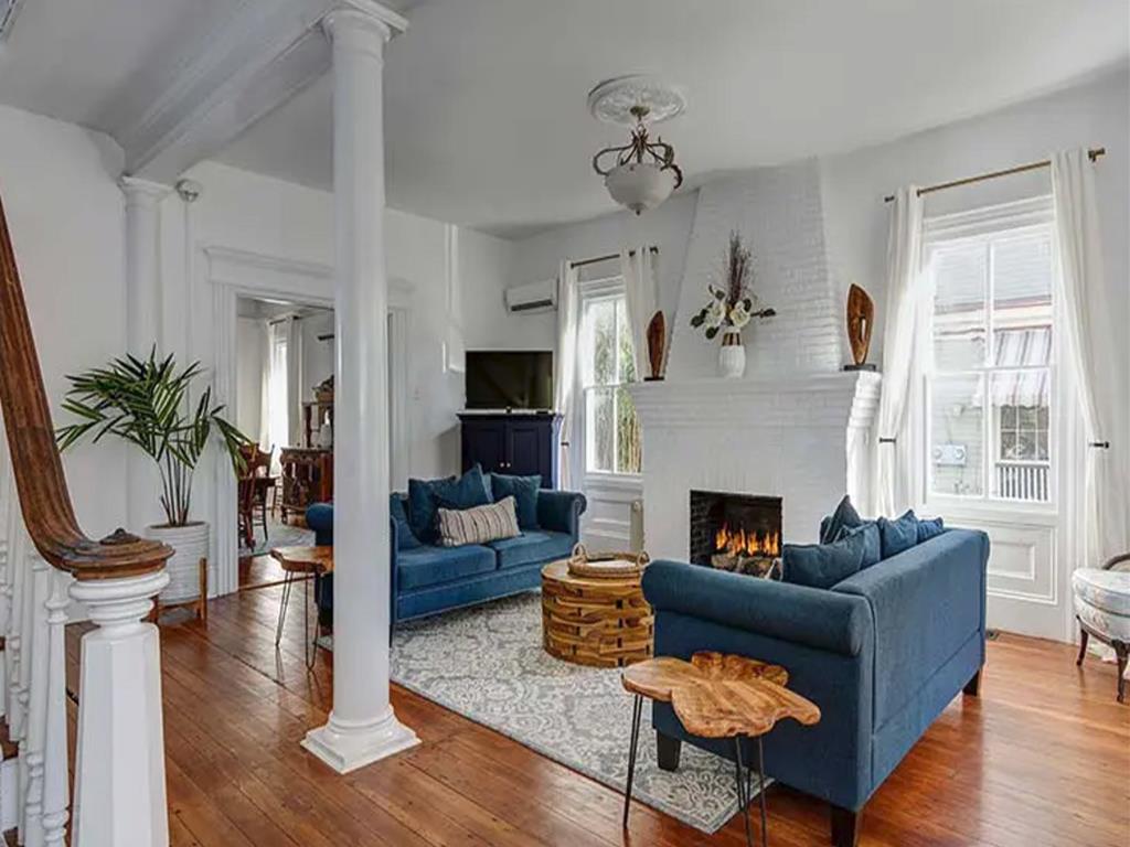 The Ashley Rose - A Beautiful 7 Bedroom Home! | Photo 7
