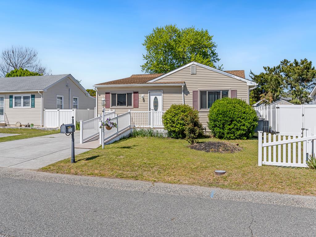 203 Shadeland Avenue, Villas | Photo 20