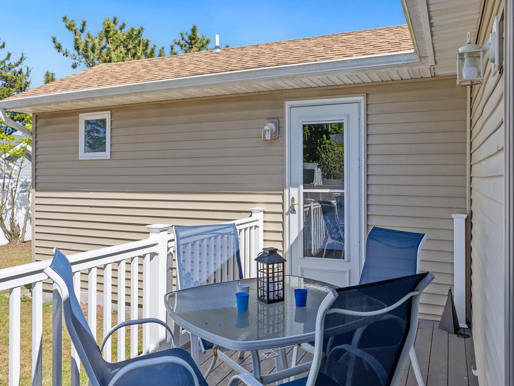 203 Shadeland Avenue, Villas | Photo 9