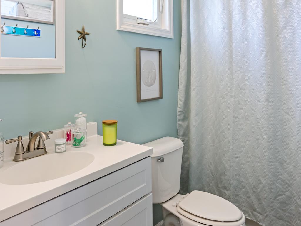 203 Shadeland Avenue, Villas | Photo 11