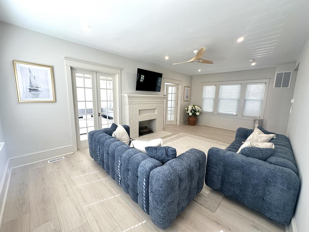 The Sweet Spot - Renovated in the Center of Town! | Photo 16