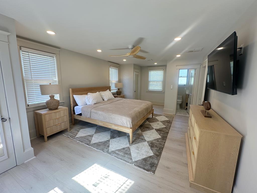 The Sweet Spot - Renovated in the Center of Town! | Photo 24