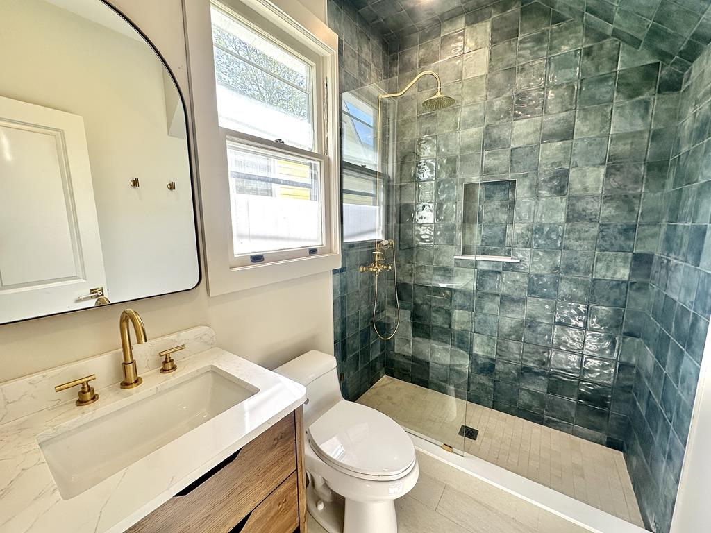 The Sweet Spot - Renovated in the Center of Town! | Photo 10