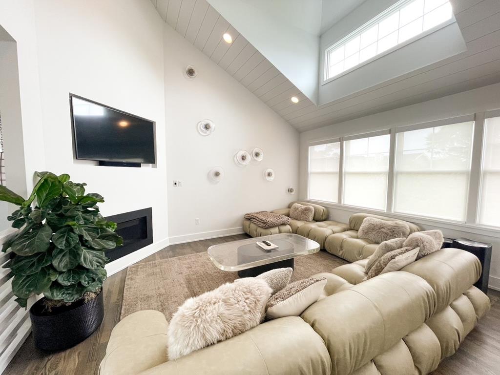 204 Coral Avenue | Photo 3