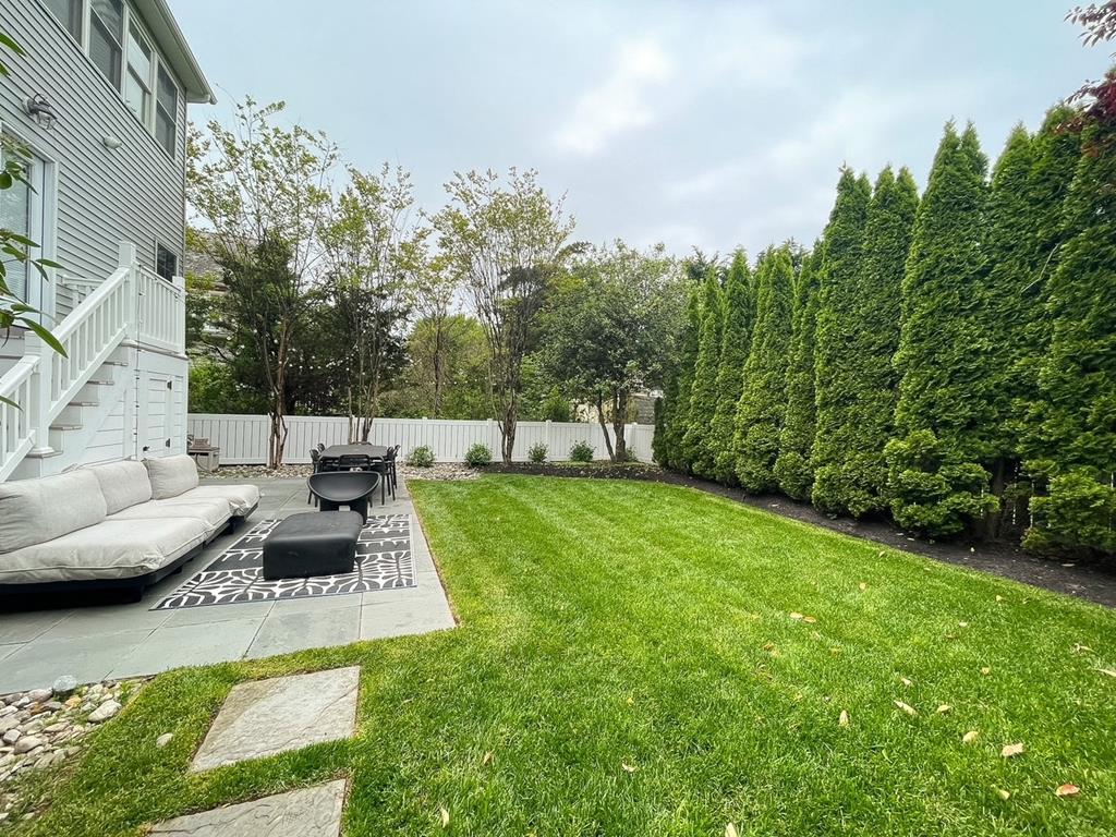 204 Coral Avenue | Photo 25