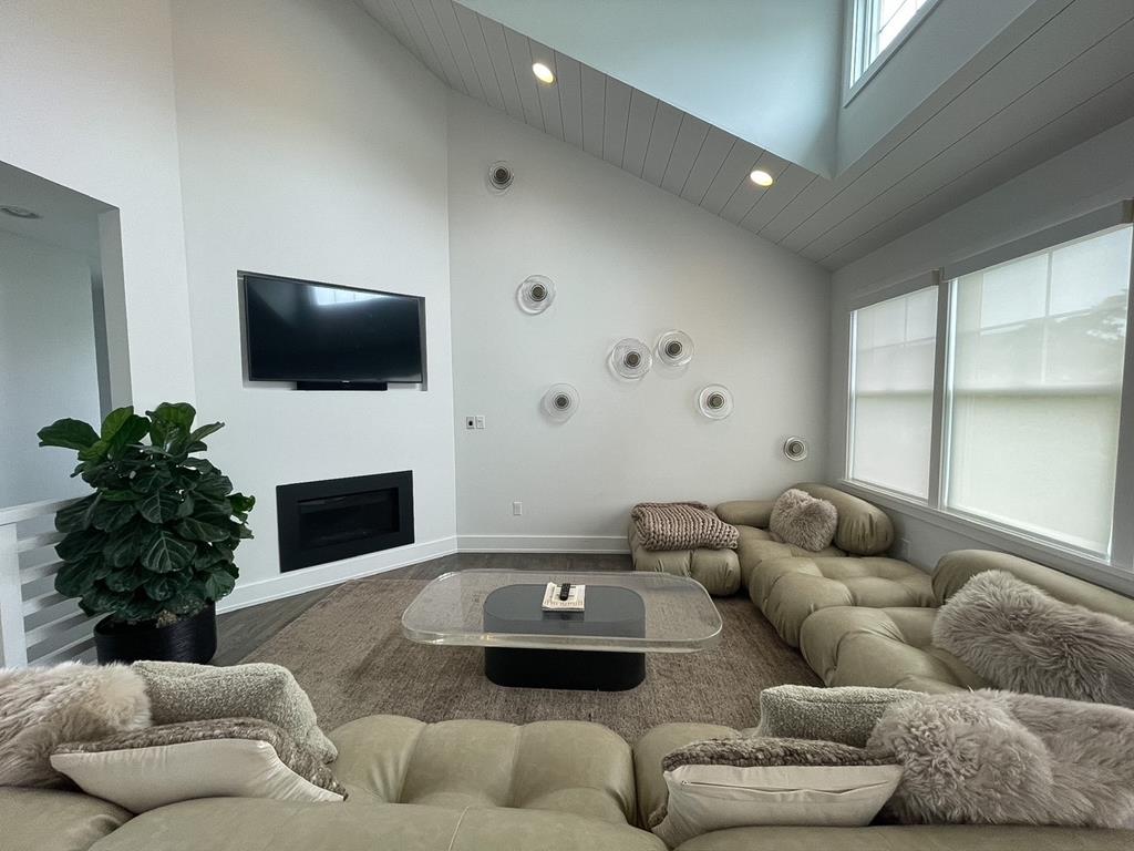 204 Coral Avenue | Photo 7