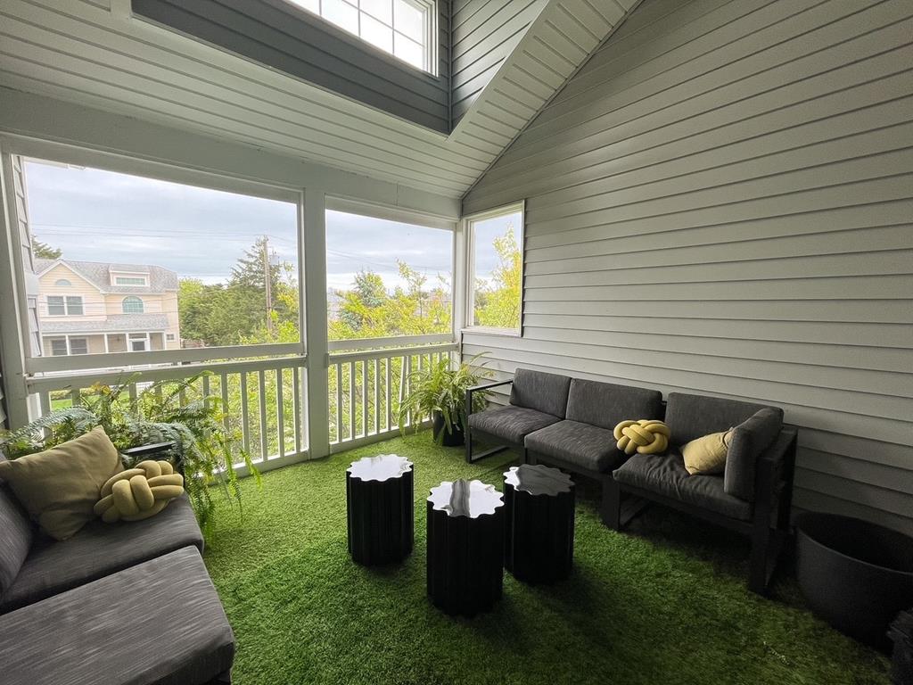 204 Coral Avenue | Photo 9