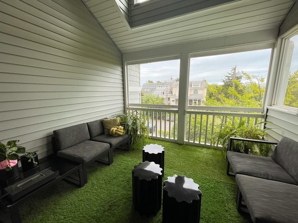 204 Coral Avenue | Photo 10