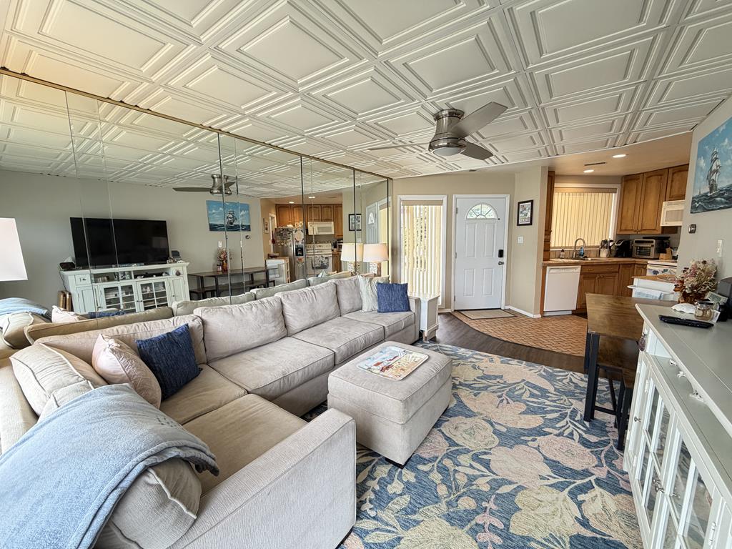 4114 Central Avenue - Picture 