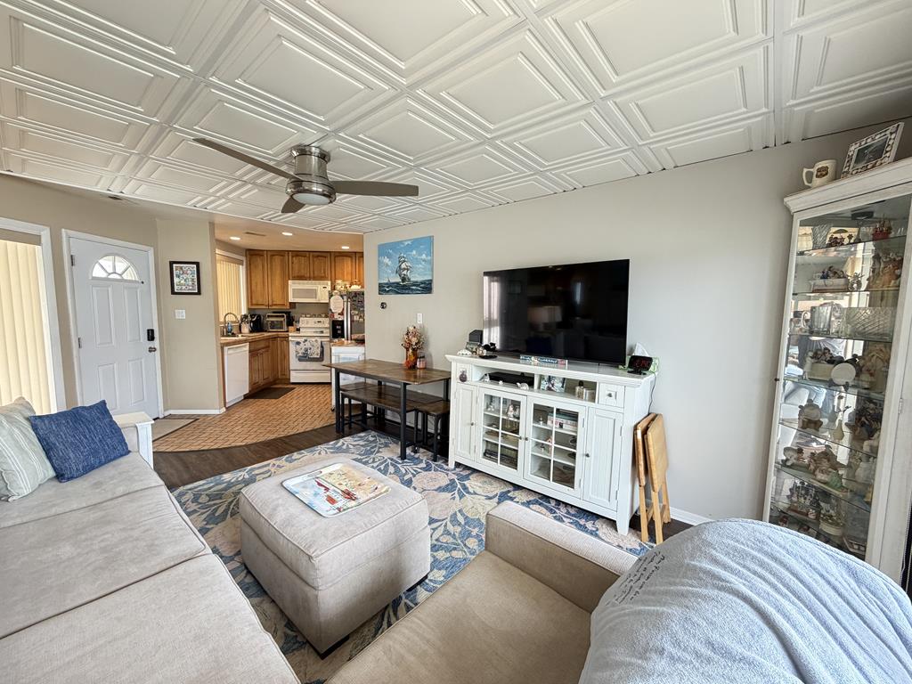 4114 Central Avenue - Picture 