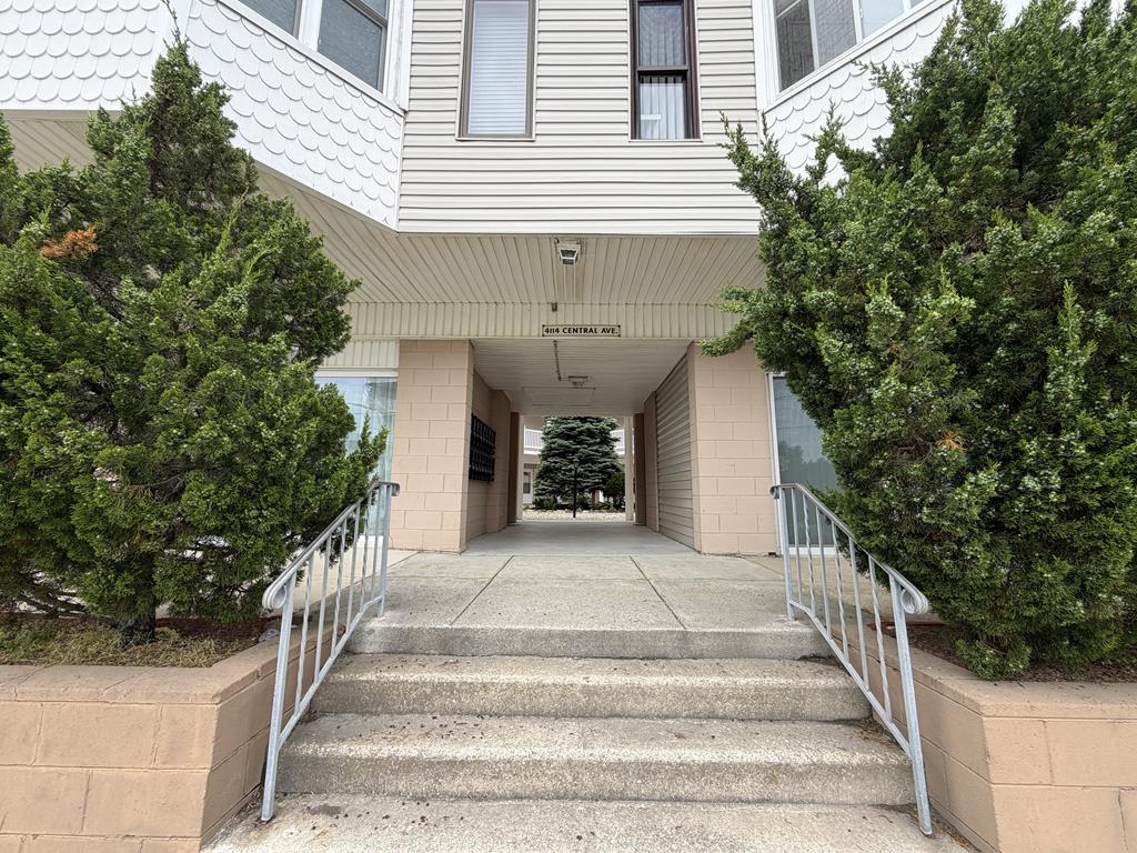 4114 Central Avenue - Picture 