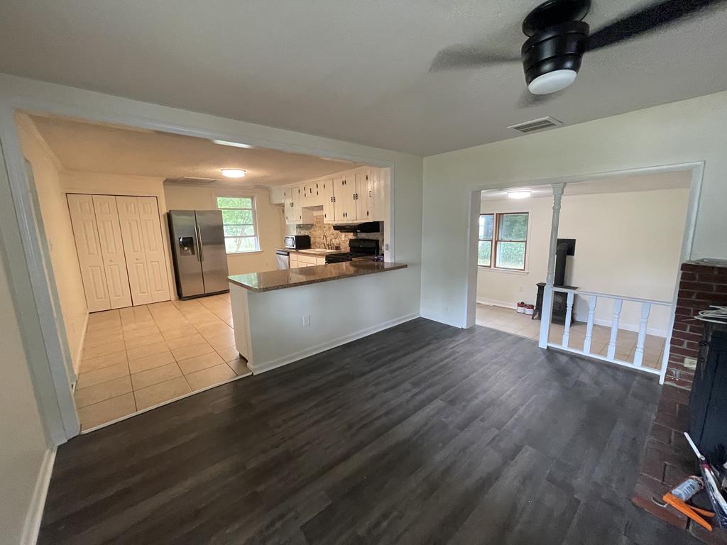 44 E Delaware Parkway | Photo 3