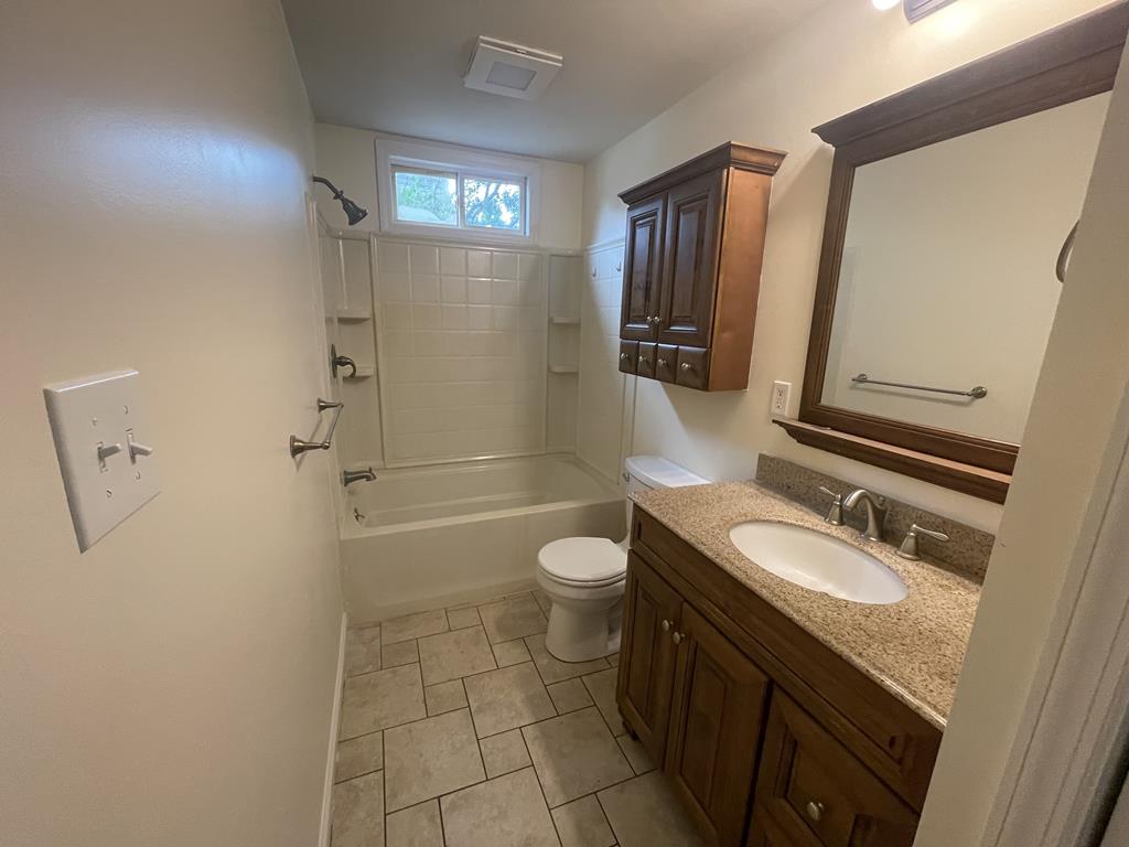 44 E Delaware Parkway | Photo 13