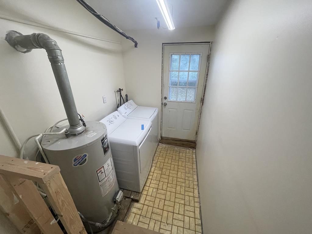 44 E Delaware Parkway | Photo 17