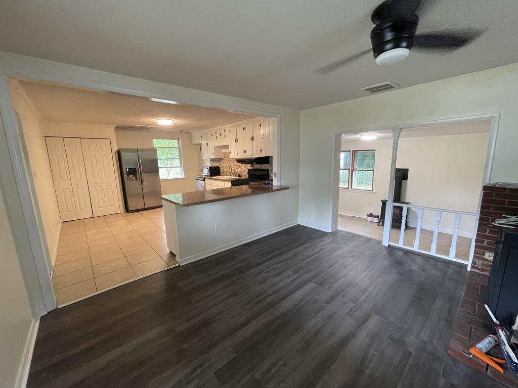 44 E Delaware Parkway | Photo 5