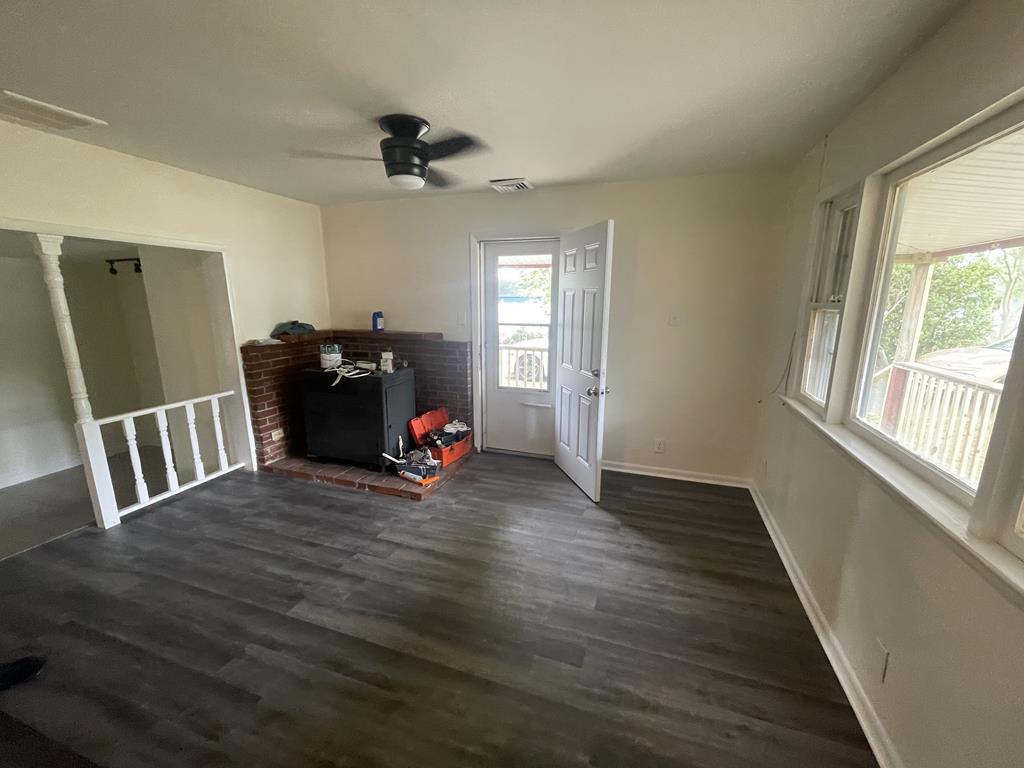 44 E Delaware Parkway | Photo 9