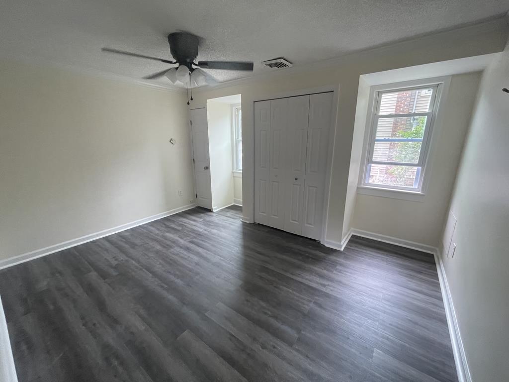 44 E Delaware Parkway | Photo 11