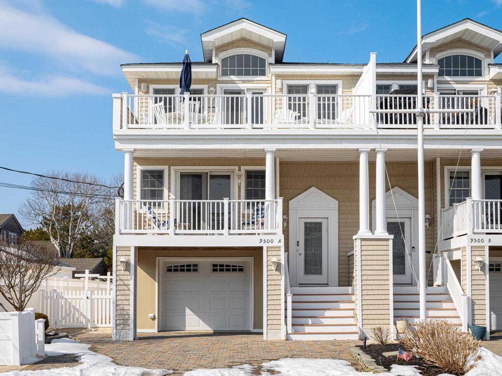 9500A Beach Avenue, Peahala Park