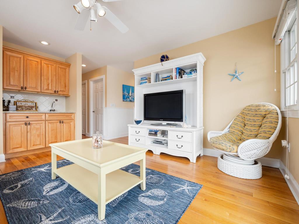 9500A Beach Avenue, Peahala Park (Ocean Side)