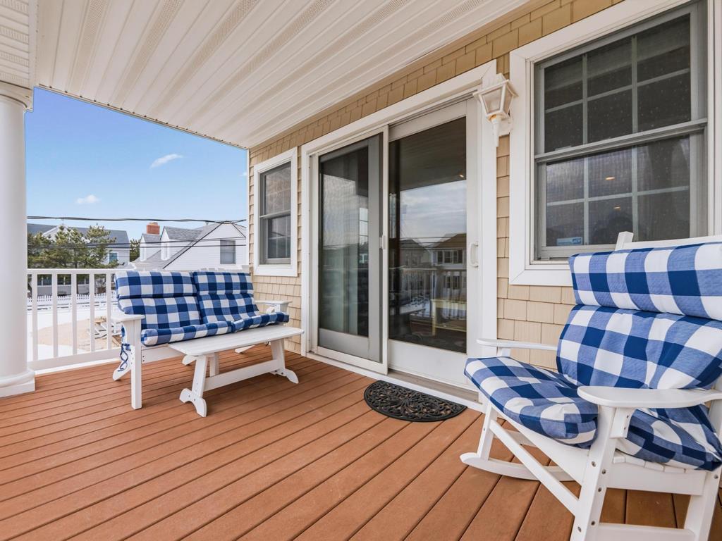 9500A Beach Avenue, Peahala Park (Ocean Side)