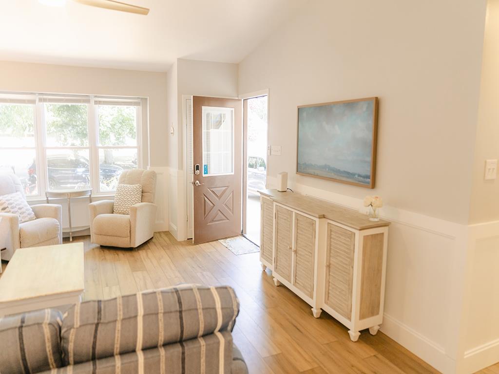 Happy Days - 1210 A Vermont Avenue | Photo 6