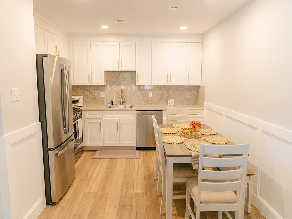 Happy Days - 1210 A Vermont Avenue | Photo 11