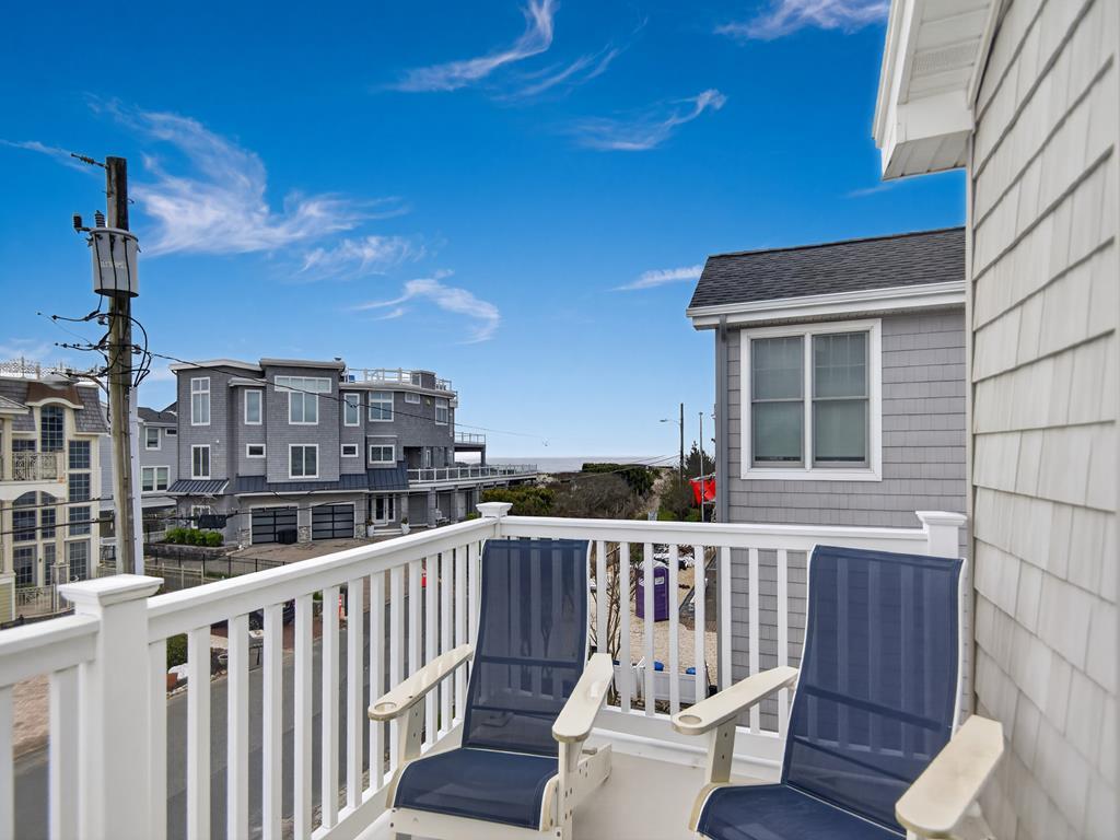 112 E. JEROME AVENUE (97TH), BEACH HAVEN PARK (Ocean Block)