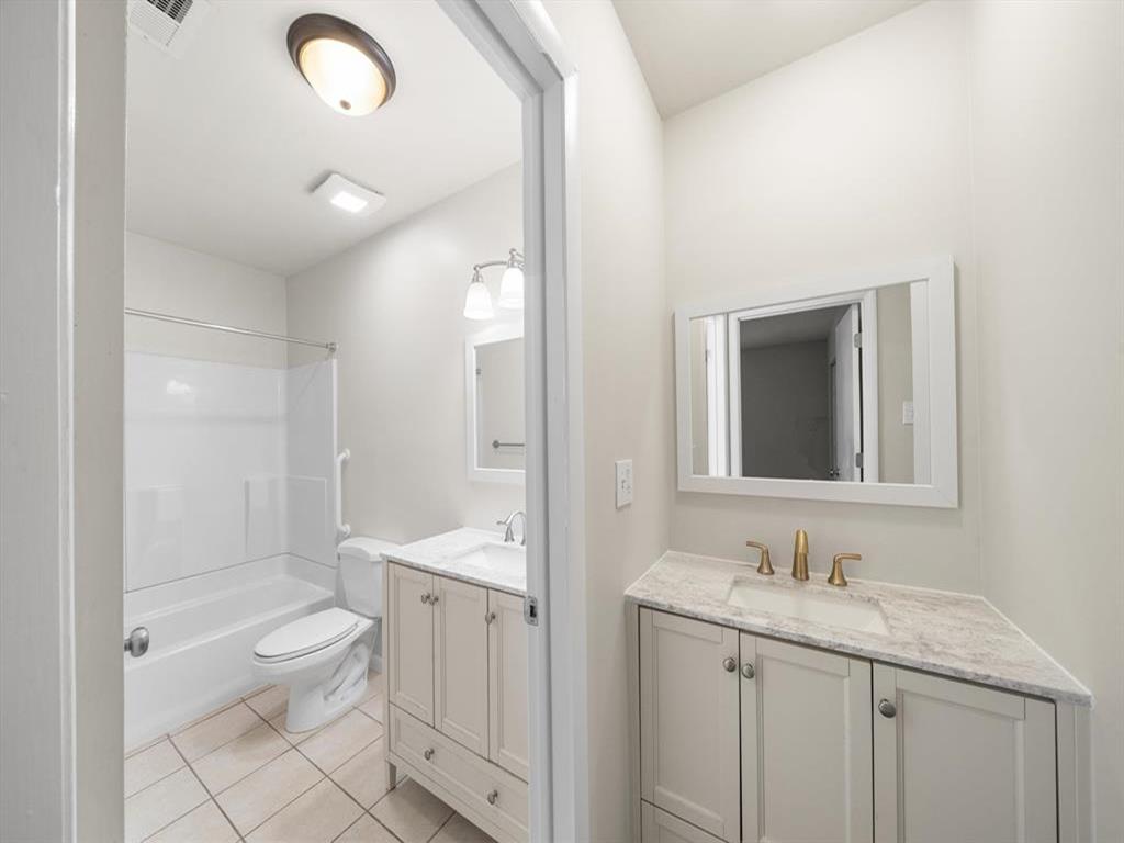 23 Siegtown Road, Unit 7B | Photo 10