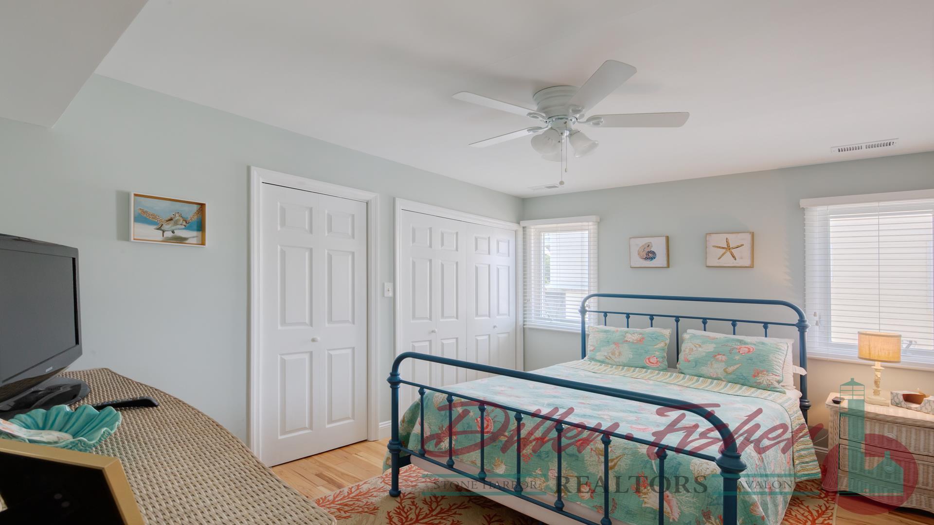 252 89th Street South, Stone Harbor (2 Blocks to Beach) - Picture 4