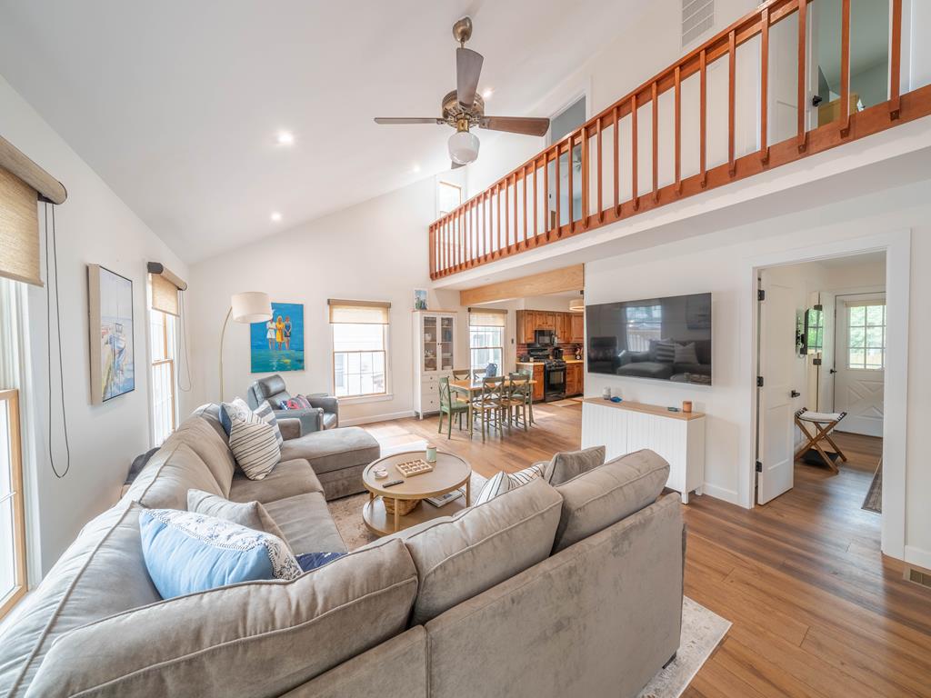 216 Second Avenue