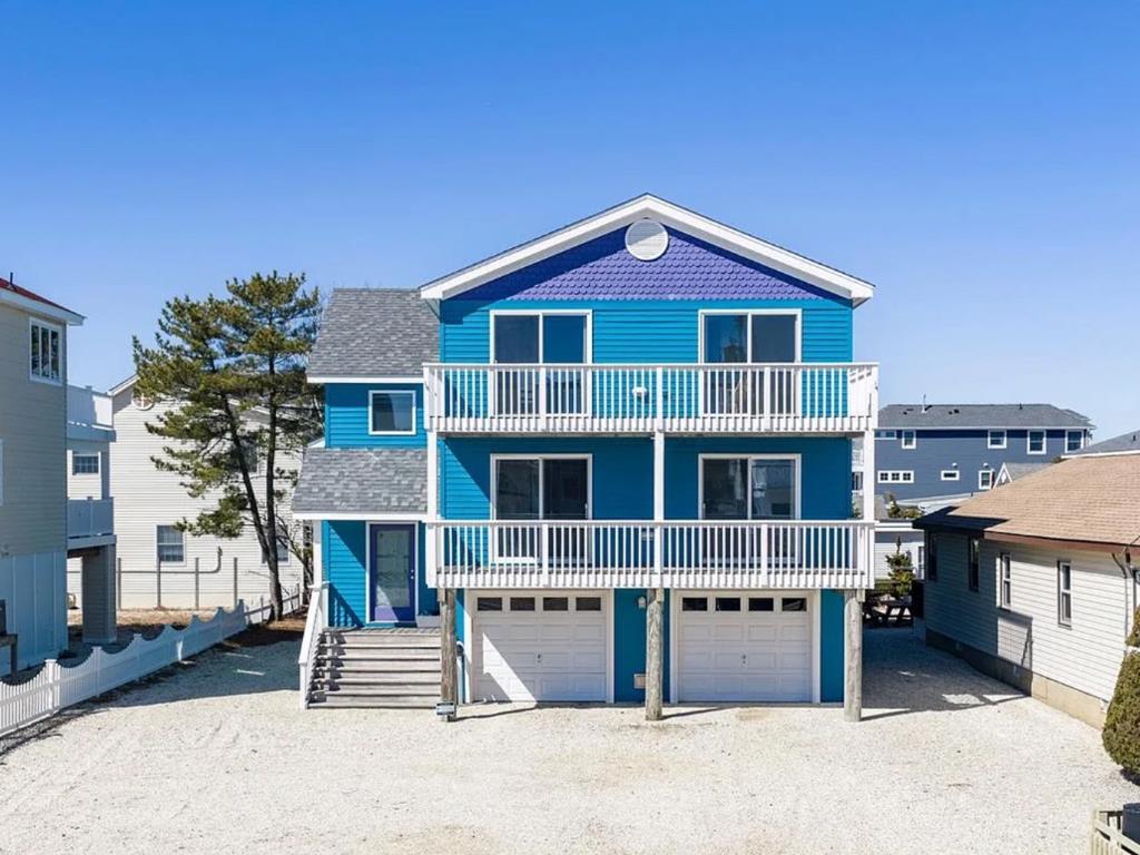 2205 North Central Avenue., Surf City
