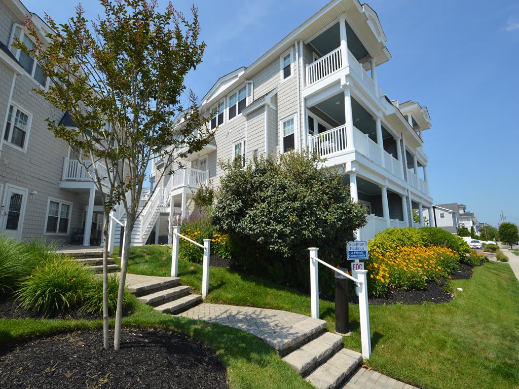 700 Ocean Drive | Photo 4
