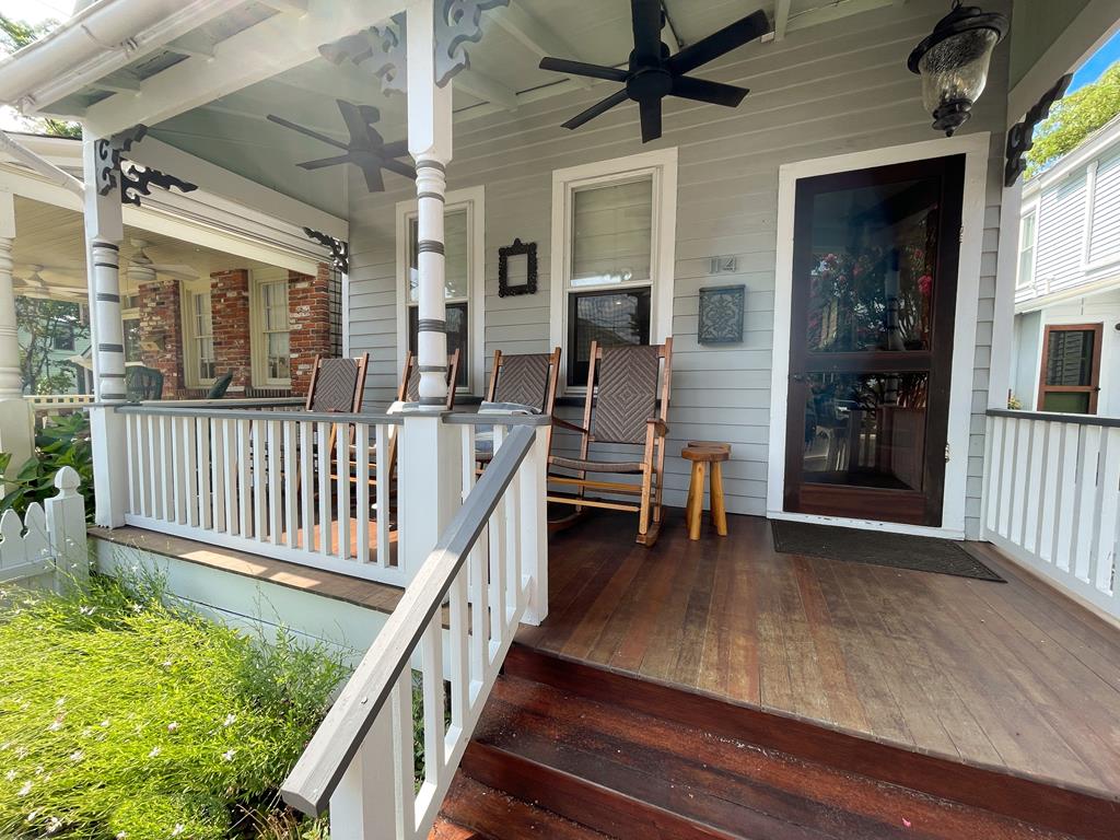 Classic Coastal Cottage | Photo 3