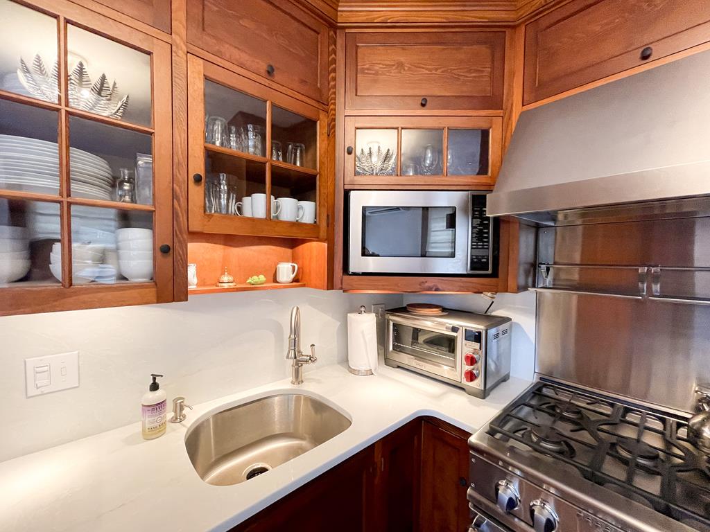 Classic Coastal Cottage | Photo 12