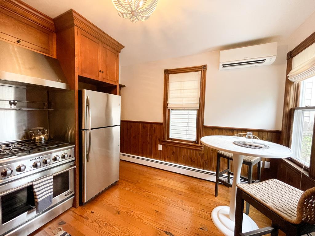 Classic Coastal Cottage | Photo 13