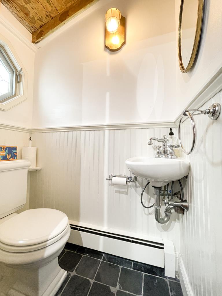 Classic Coastal Cottage | Photo 14