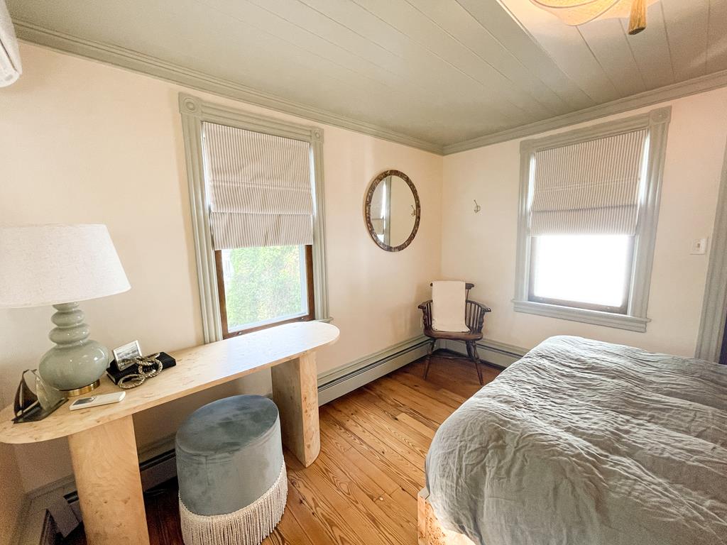 Classic Coastal Cottage | Photo 16