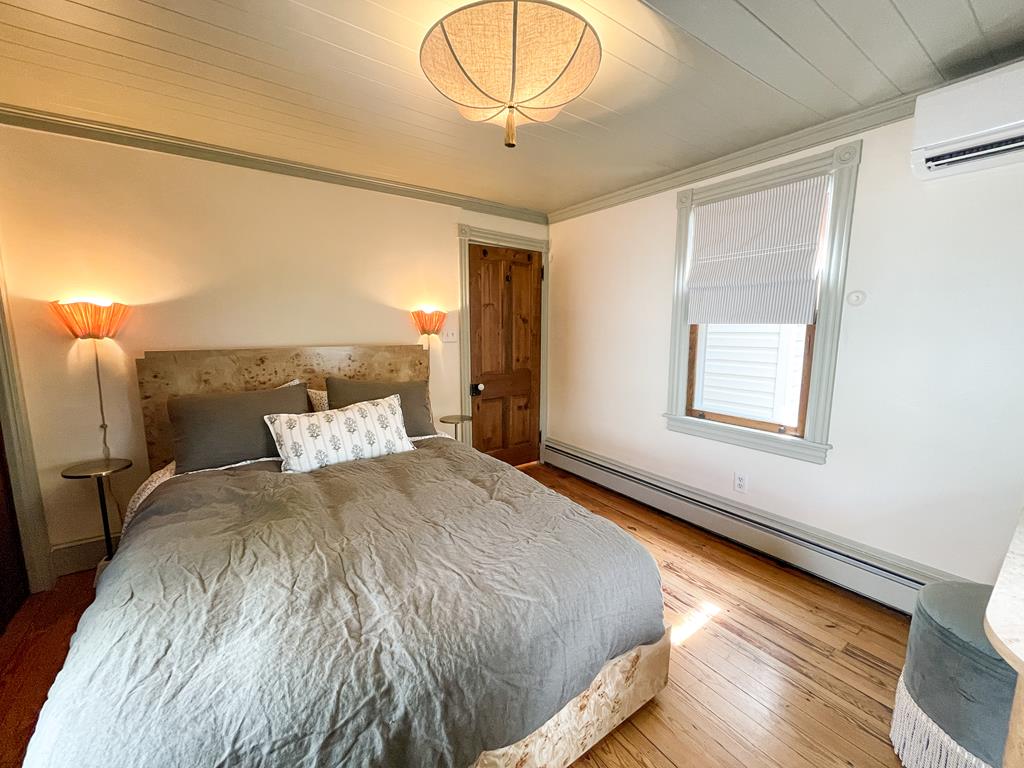 Classic Coastal Cottage | Photo 17