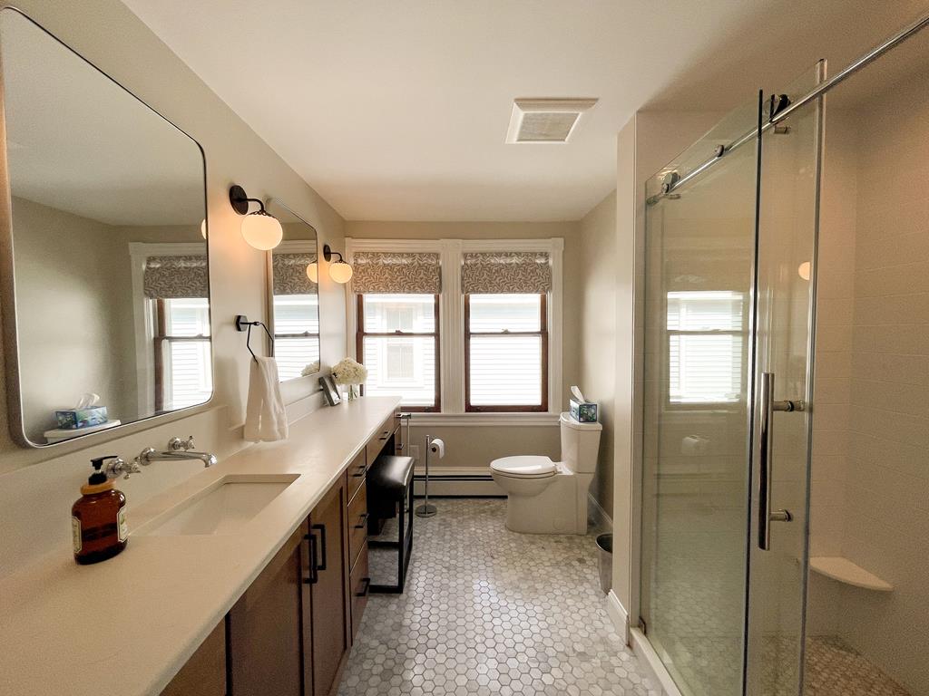 Classic Coastal Cottage | Photo 18
