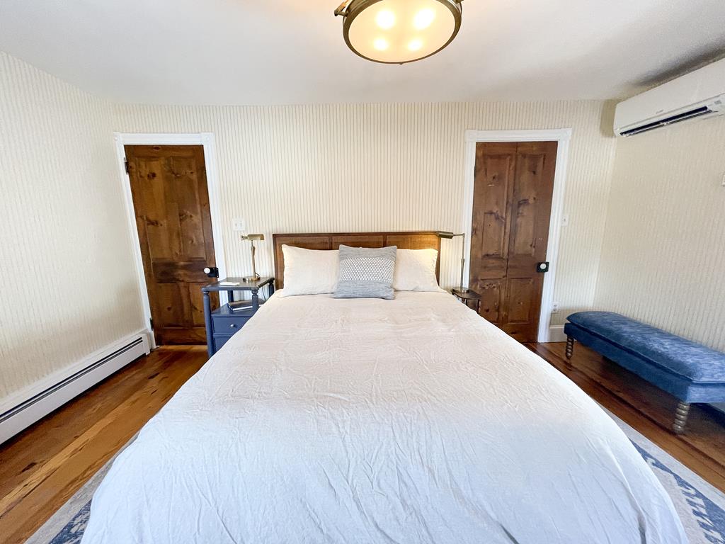 Classic Coastal Cottage | Photo 21